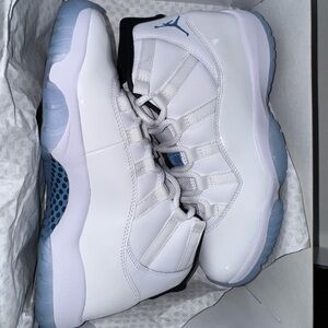 Air Jordan 11 Retro White/Legend Blue-Black Size 8